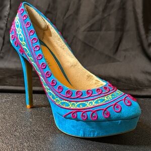 Gianni Bini Embroidered Heels